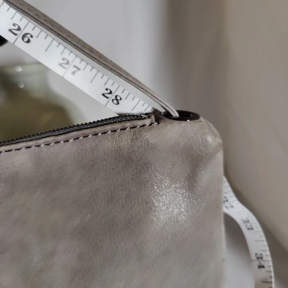 Handbag - Picture 8 of 9